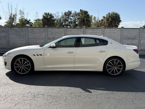 Used 2022 Maserati Quattroporte GT image 2