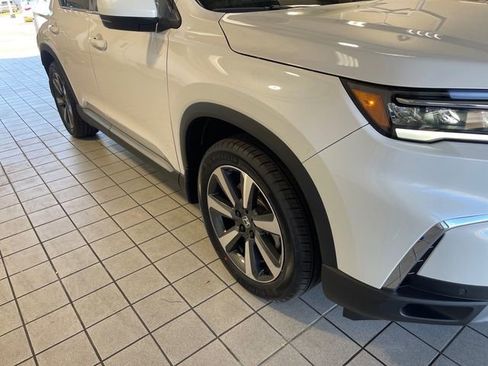 Certified 2025 Honda Pilot Touring image 24