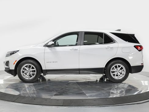 Used 2024 Chevrolet Equinox LT AWD/4WD image 2