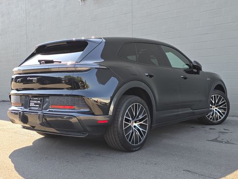 Certified 2026 Porsche Cayenne Electric AWD/4WD image 16
