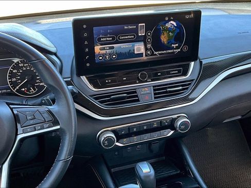 Used 2024 Nissan Altima 2.5 SR w/ SR Premium Package image 9