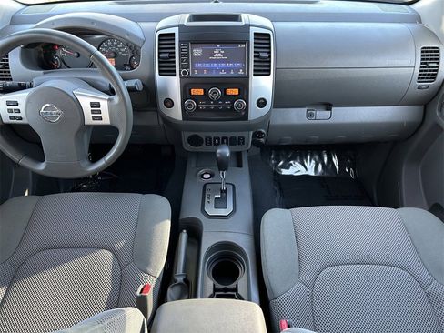 Certified 2020 Nissan Frontier SV w/ Midnight Edition Floor Mats image 16