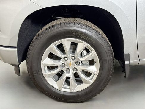 New 2026 Chevrolet Silverado 1500 Custom RWD image 19