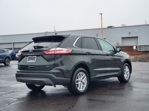 Used 2024 Ford Edge SEL w/ Convenience Package image 3