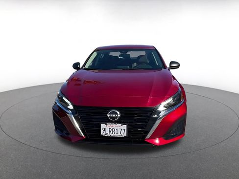 Used 2024 Nissan Altima 2.5 SV image 11