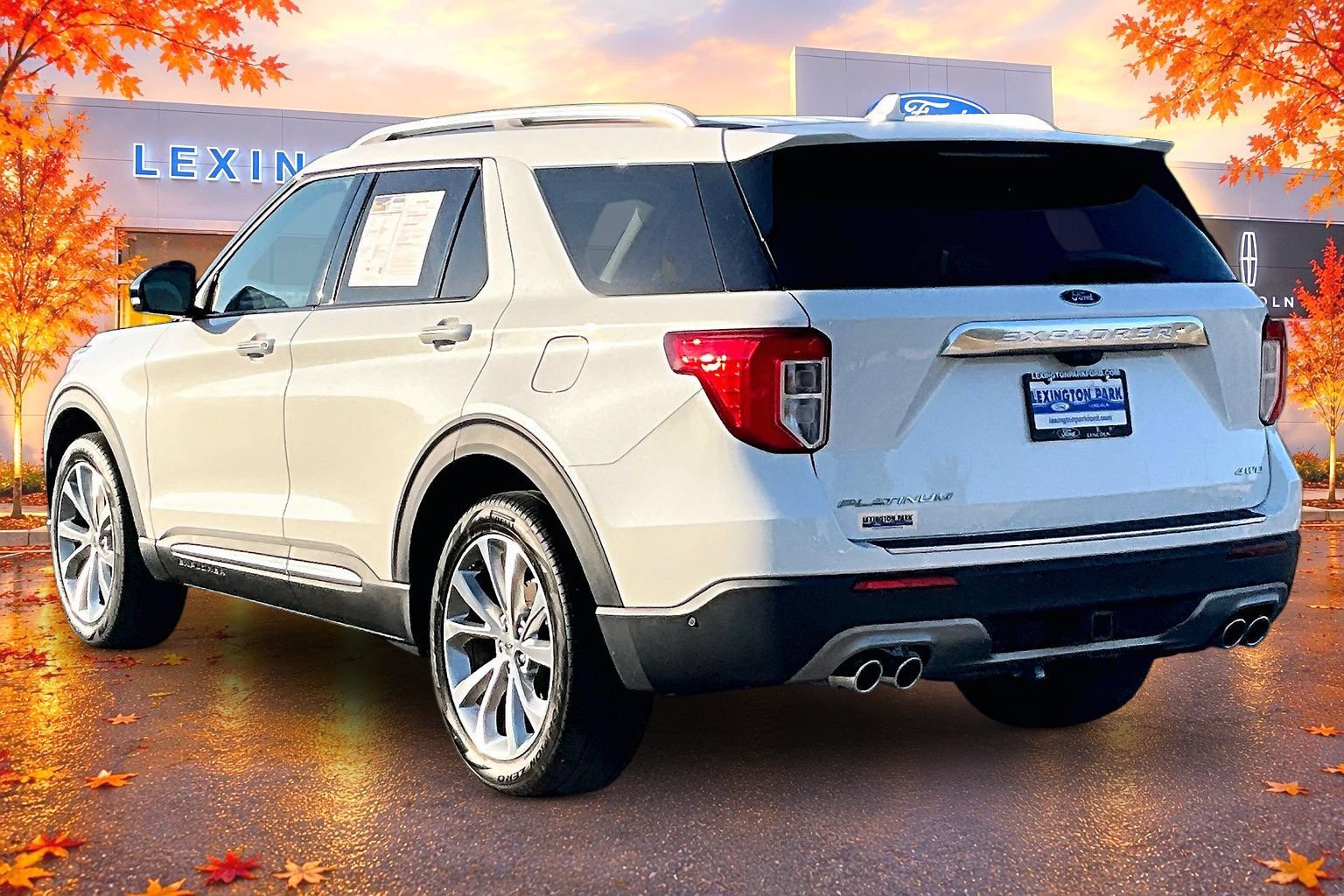 Used 2021 Ford Explorer Platinum w/ Equipment Group 601A AWD/4WD image 4