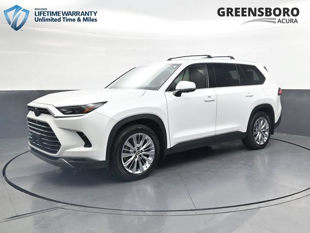 Used 2024 Toyota Grand Highlander AWD image 12