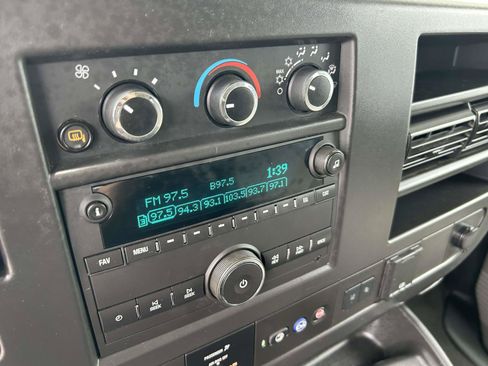 Used 2025 Chevrolet Express 3500 LT w/ LT Preferred Equipment Group RWD image 21