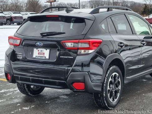 Used 2023 Subaru Crosstrek 2.0i Premium image 6