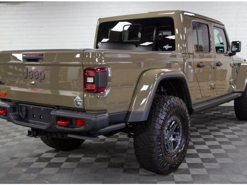 Used 2020 Jeep Gladiator Rubicon AWD/4WD image 3