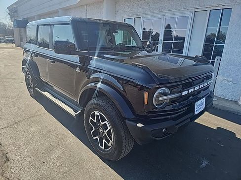 Used 2025 Ford Bronco Outer Banks image 2