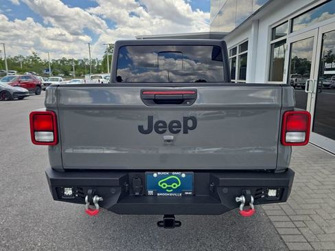 Used 2023 Jeep Gladiator Sport AWD/4WD image 7