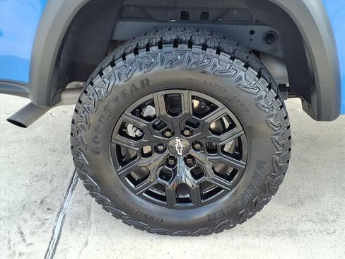 Used 2025 Chevrolet Colorado Trail Boss AWD/4WD image 13