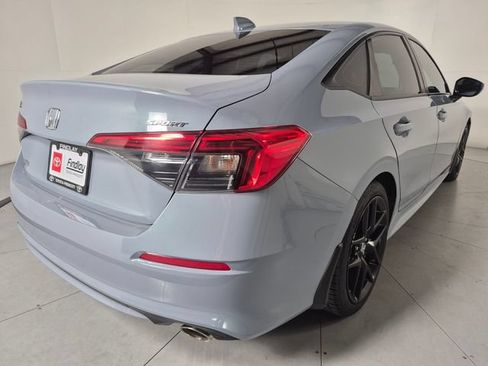 Used 2023 Honda Civic Sport image 4
