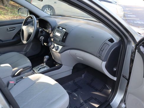 Used 2010 Hyundai Elantra GLS FWD image 14