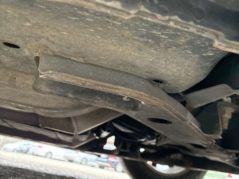 Used 2005 Ford Mustang Deluxe image 23