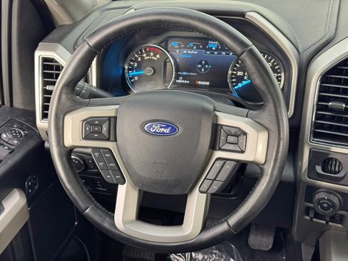 Used 2019 Ford F150 Lariat image 18