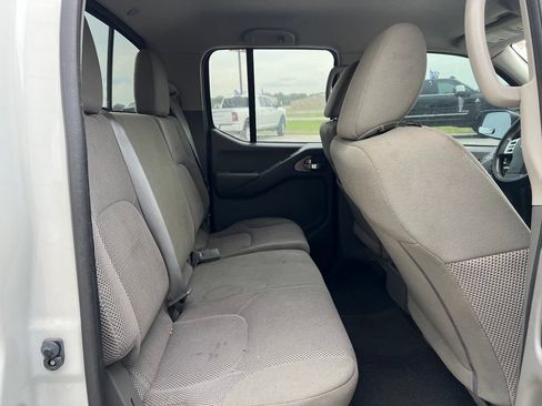 Used 2019 Nissan Frontier SV RWD image 11