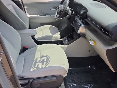 Used 2024 Hyundai Kona Limited FWD image 18