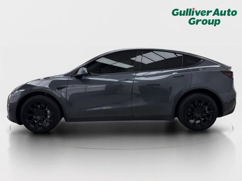 Used 2021 Tesla Model Y Long Range AWD/4WD image 3