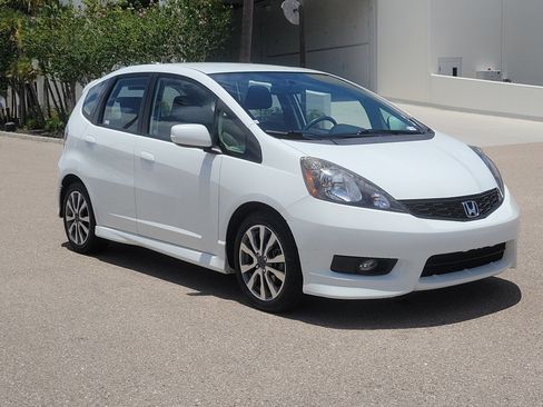 Used 2013 Honda Fit Sport image 31