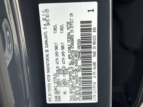 Used 2025 Toyota Tacoma SR5 image 29