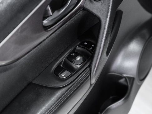 Used 2019 Nissan Rogue Sport S FWD image 38