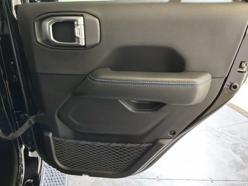Used 2024 Jeep Wrangler High Altitude AWD/4WD image 19