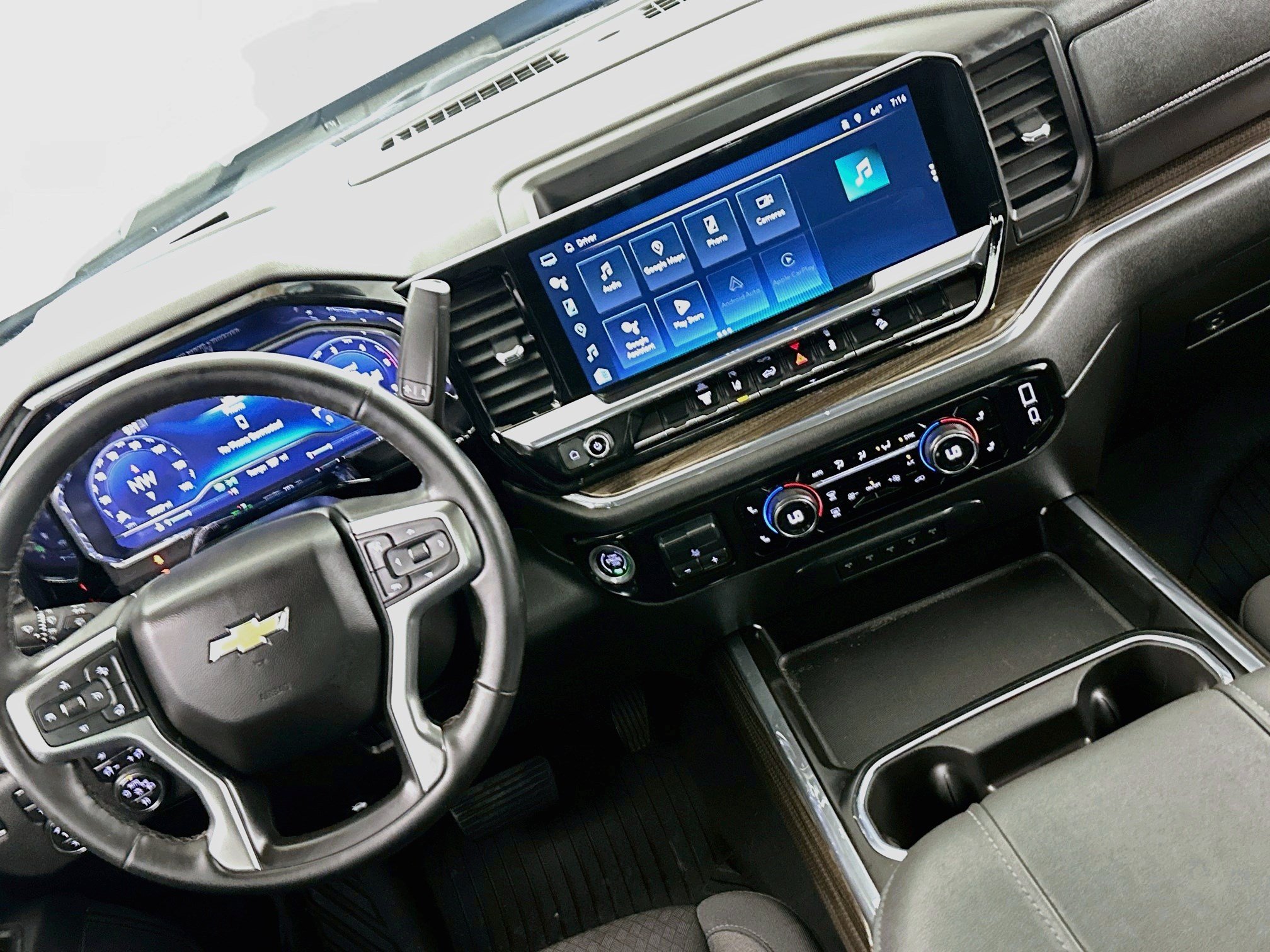 Used 2024 Chevrolet Silverado 2500 LT AWD/4WD image 16