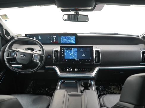 Used 2025 Ford Expedition Max Platinum w/ Stealth Appearance Package AWD/4WD image 15