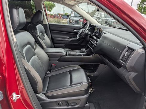 Used 2023 Nissan Pathfinder SL AWD/4WD image 34