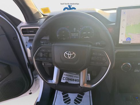 Used 2025 Toyota Tacoma TRD Off-Road image 12