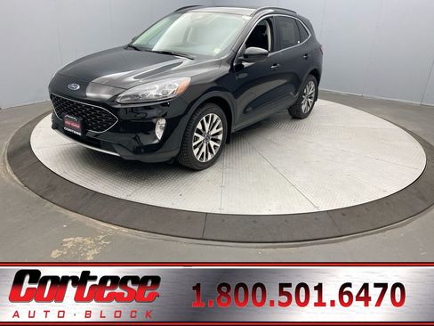 Used 2022 Ford Escape Titanium AWD/4WD image 1