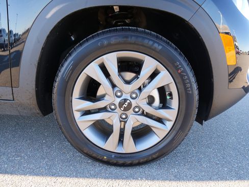 Used 2023 Kia Seltos S w/ Navigation Package image 10