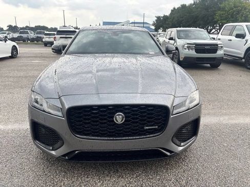 Used 2024 Jaguar XF R-Dynamic SE RWD image 2