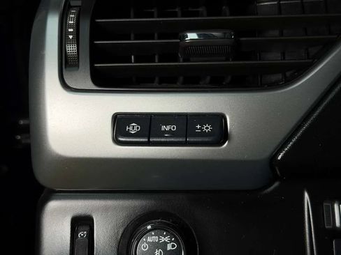 Used 2016 Chevrolet Suburban LTZ RWD image 13