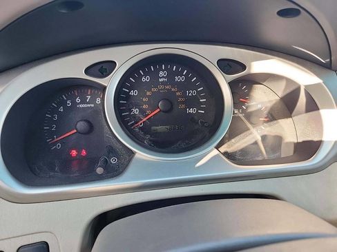 Used 2004 Toyota Highlander 2WD V6 image 8