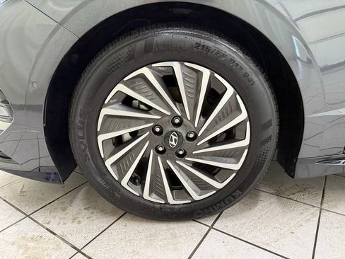Used 2025 Hyundai Sonata Limited FWD image 12