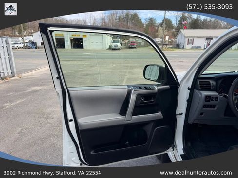 Used 2012 Toyota 4Runner SR5 AWD/4WD image 22
