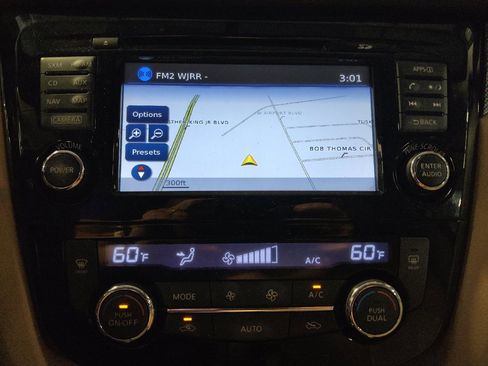 Used 2015 Nissan Rogue SL FWD image 25