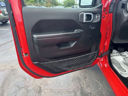 Used 2020 Jeep Gladiator Sport w/ Quick Order Package 24S AWD/4WD image 15
