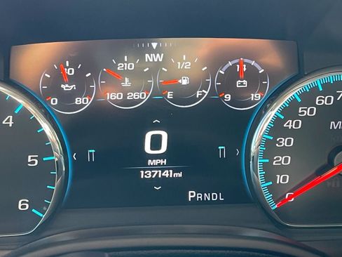 Used 2017 Chevrolet Suburban Premier AWD/4WD image 38