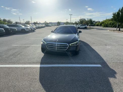 Used 2022 Mercedes-Benz S 580 4MATIC Sedan image 3