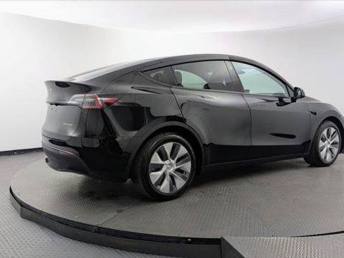 Used 2023 Tesla Model Y Long Range AWD/4WD image 7