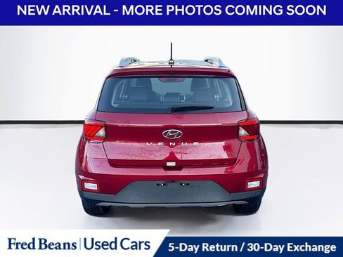 Used 2025 Hyundai Venue Limited image 6