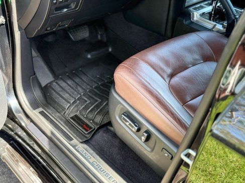 Used 2018 Toyota Land Cruiser w/ Carpet Mat Package AWD/4WD image 18
