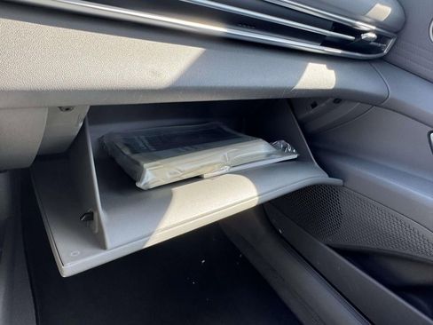 Certified 2023 Hyundai Elantra SEL image 33