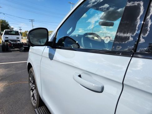 New 2025 Ford Expedition Platinum w/ Stealth Performance Package image 35