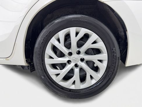 Used 2019 Toyota Corolla LE FWD image 49