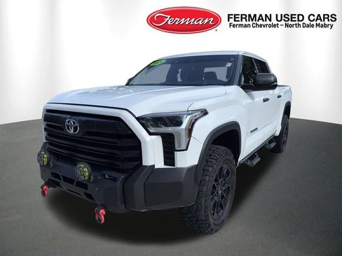 Used 2022 Toyota Tundra SR5 w/ SR5 Convenience Package AWD/4WD image 10